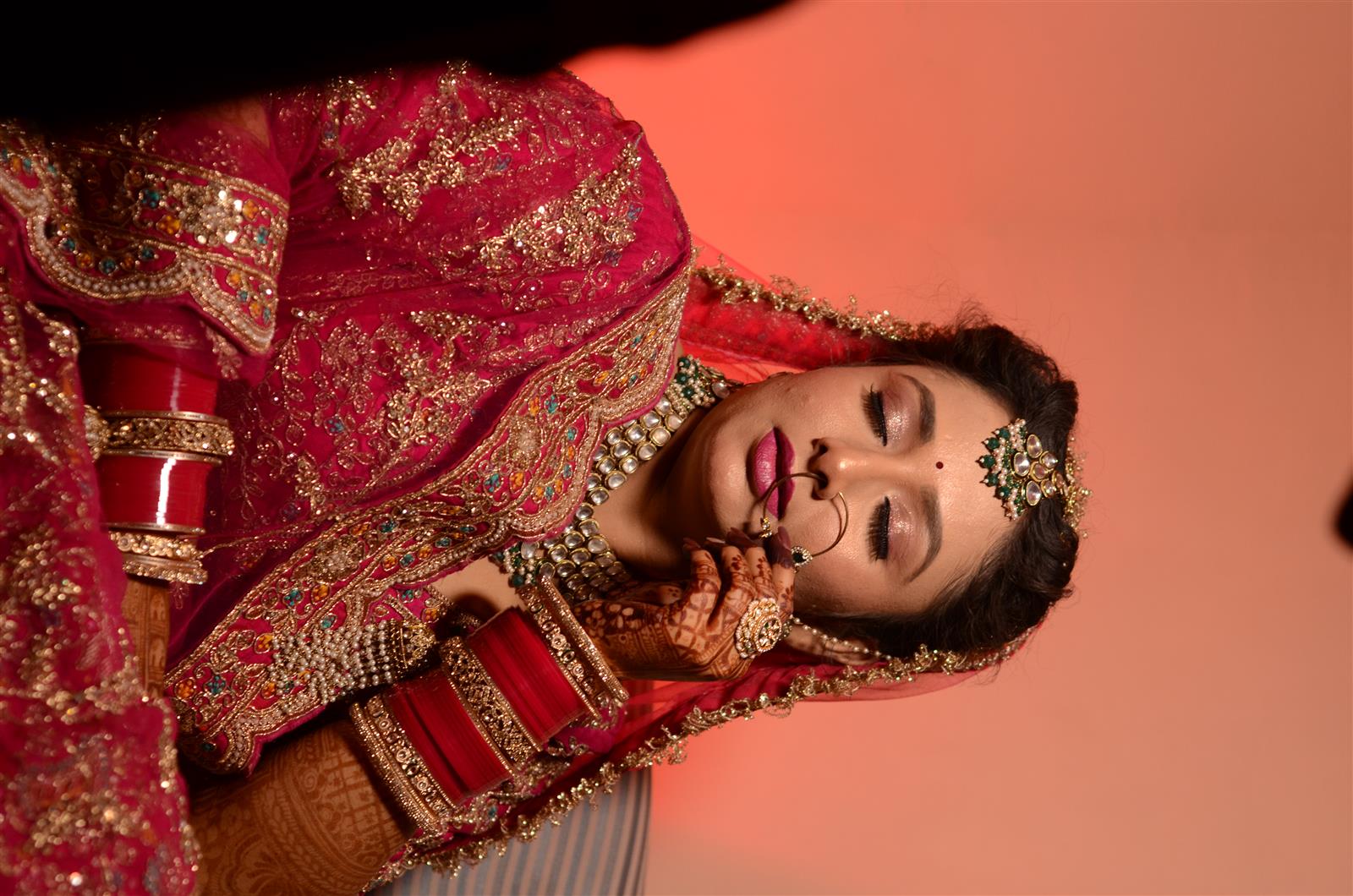 Elegant wedding pose